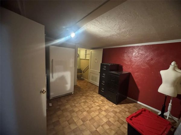 112 N Market Center, Cordell, OK 73632