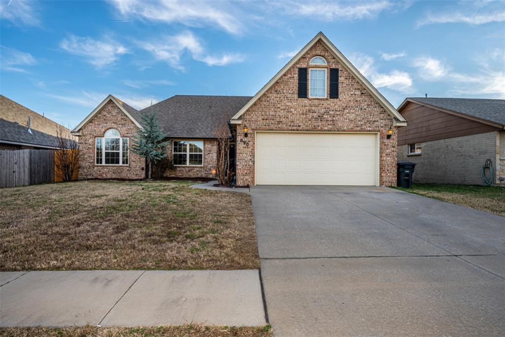 690 SW 12th Street, Moore, OK 73160 Main Photo