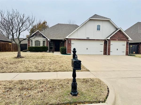9206 N 95th East Place, Owasso, OK 74055