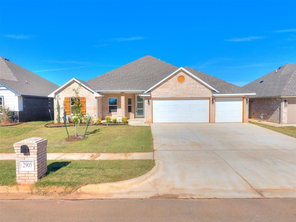 2905 Summit Hollow Circle, Norman, OK 73071 Main Photo