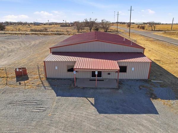 12292 Highway 30 , Erick, OK 73645