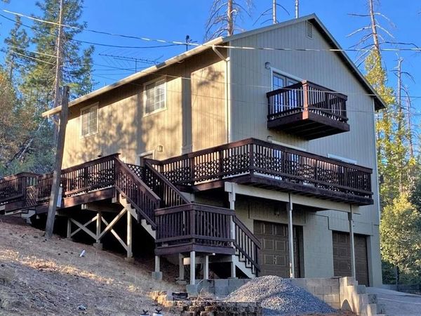 18537 N Dome Ct, Groveland, CA 95321