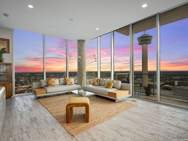 610 E Market, UNIT 2807, San Antonio, TX 78205