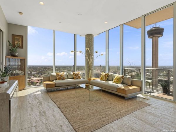 610 E Market, UNIT 2807, San Antonio, TX 78205