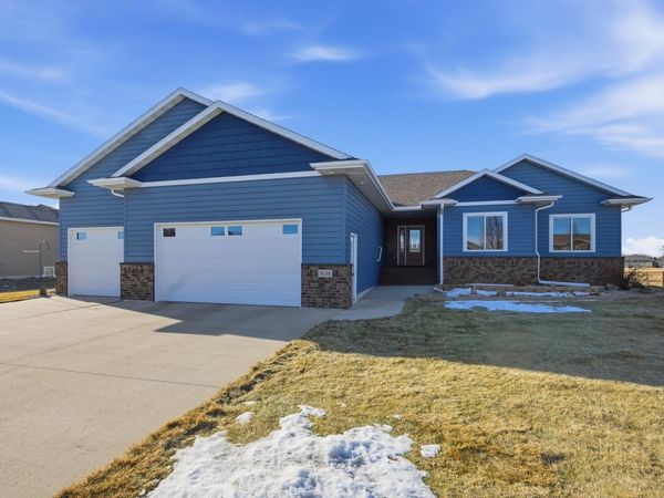 1636 S Mccoy Street, Aberdeen, SD 57401
