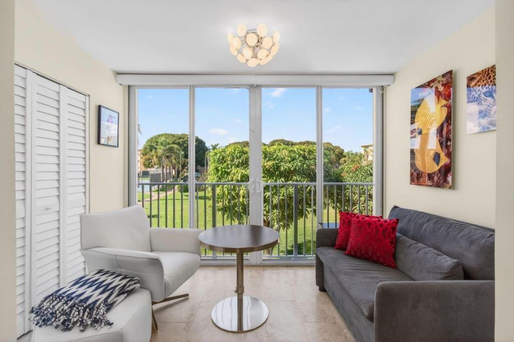 2515 NE 2nd Court, Unit 201, Boynton Beach, FL 33435 Photo