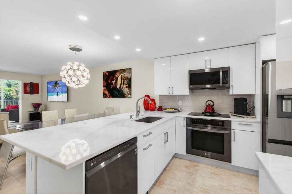 2515 NE 2nd Court, Unit 201, Boynton Beach, FL 33435 Photo