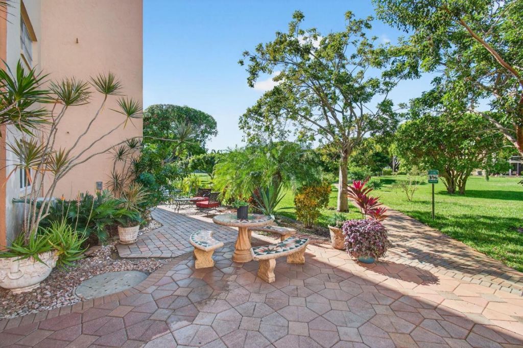 2515 NE 2nd Court, Unit 201, Boynton Beach, FL 33435 Photo