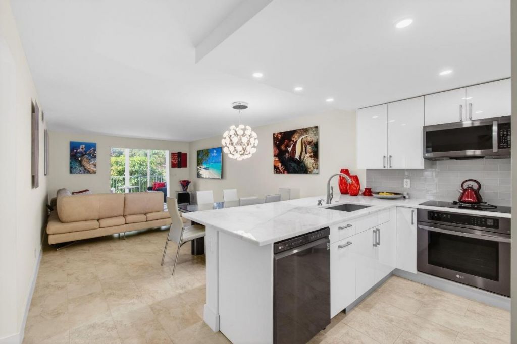 2515 NE 2nd Court, Unit 201, Boynton Beach, FL 33435 Photo