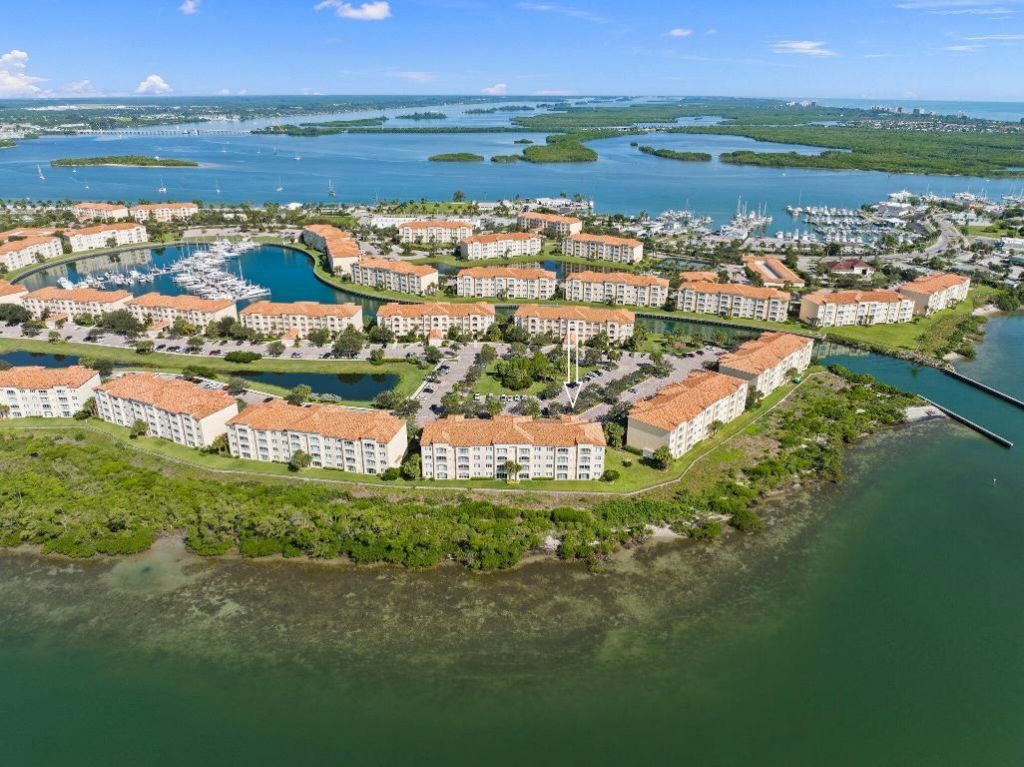 22 Harbour Isle Drive W, Unit Ph02, Hutchinson Island, FL 34949 Photo