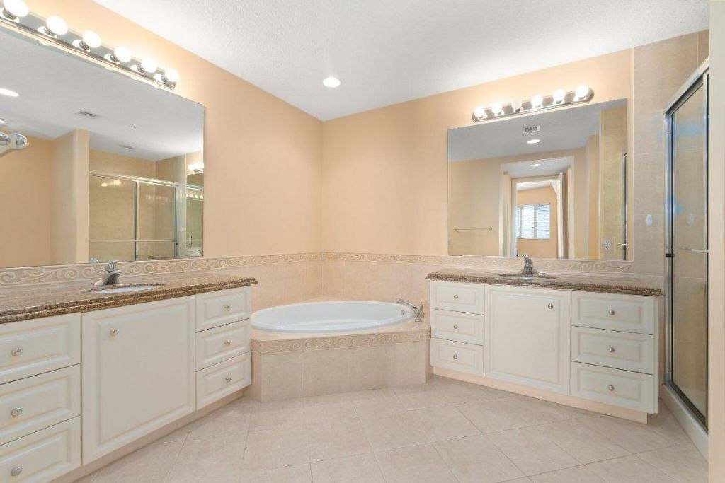 22 Harbour Isle Drive W, Unit Ph02, Hutchinson Island, FL 34949 Photo