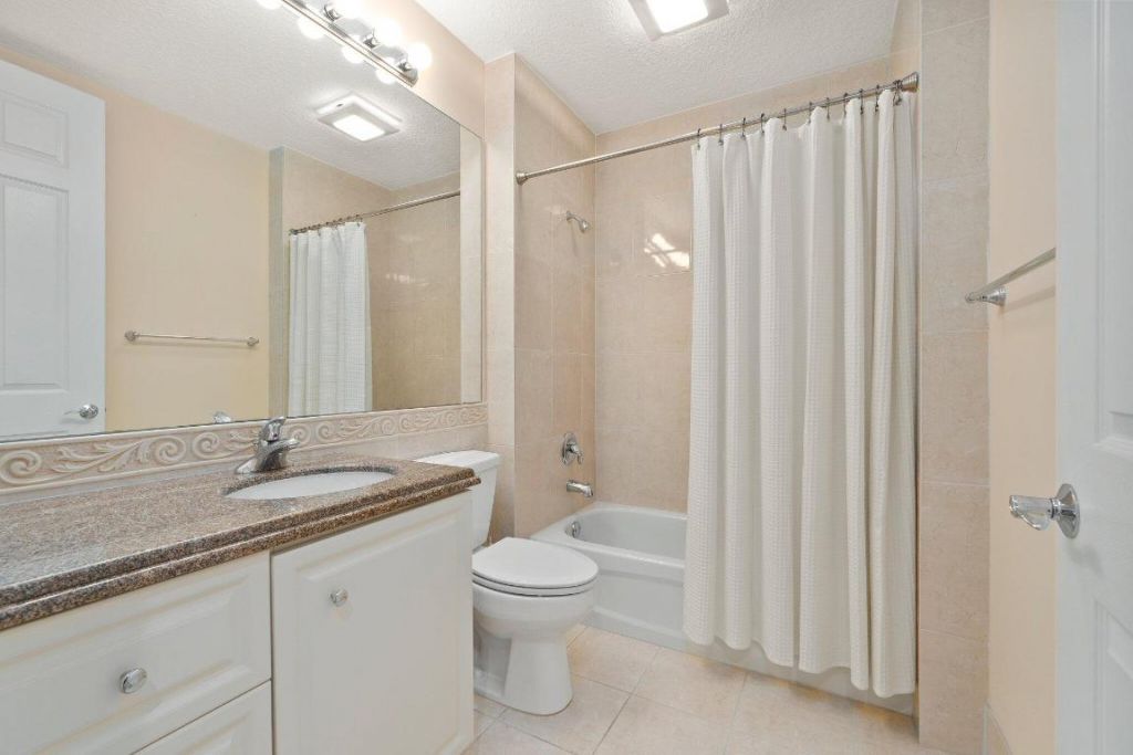 22 Harbour Isle Drive W, Unit Ph02, Hutchinson Island, FL 34949 Photo