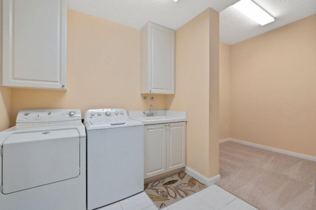 22 Harbour Isle Drive W, Unit Ph02, Hutchinson Island, FL 34949 Photo