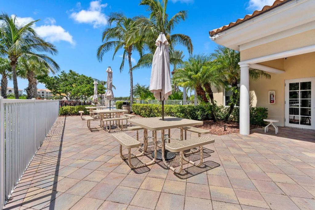 22 Harbour Isle Drive W, Unit Ph02, Hutchinson Island, FL 34949 Photo