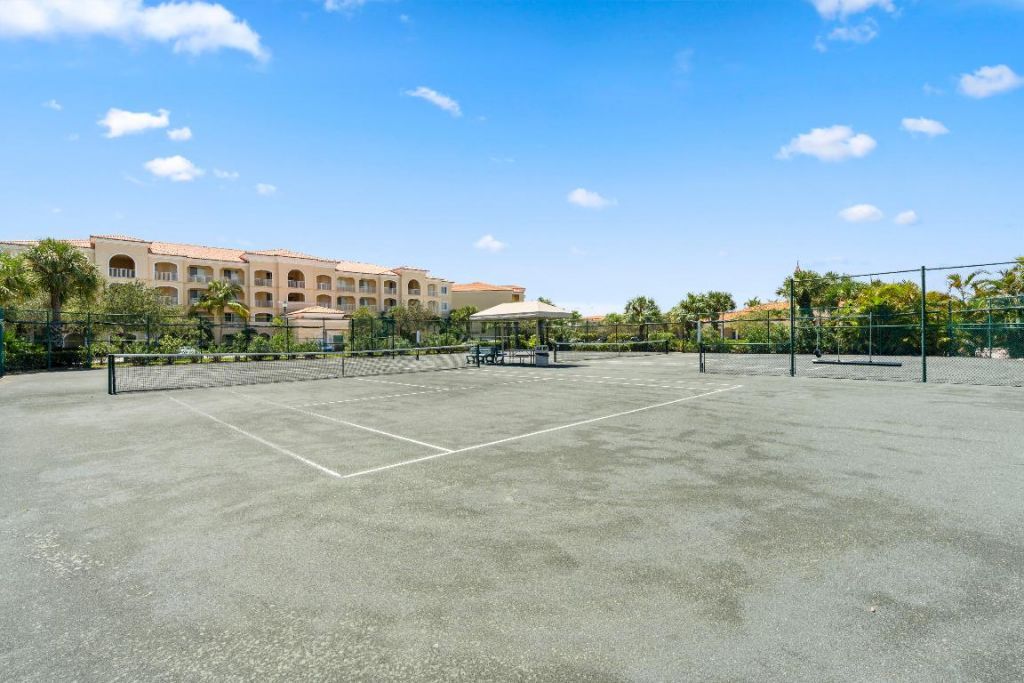 22 Harbour Isle Drive W, Unit Ph02, Hutchinson Island, FL 34949 Photo