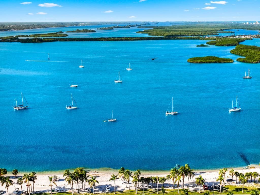 22 Harbour Isle Drive W, Unit Ph02, Hutchinson Island, FL 34949 Photo