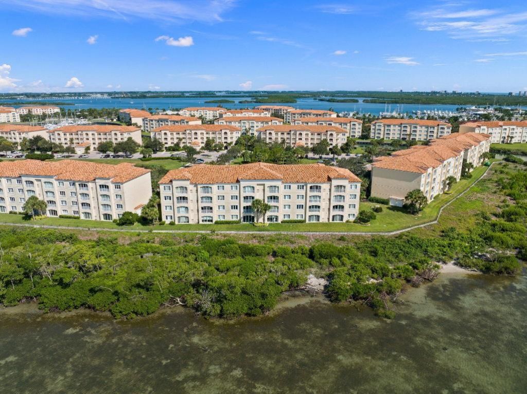 22 Harbour Isle Drive W, Unit Ph02, Hutchinson Island, FL 34949 Photo