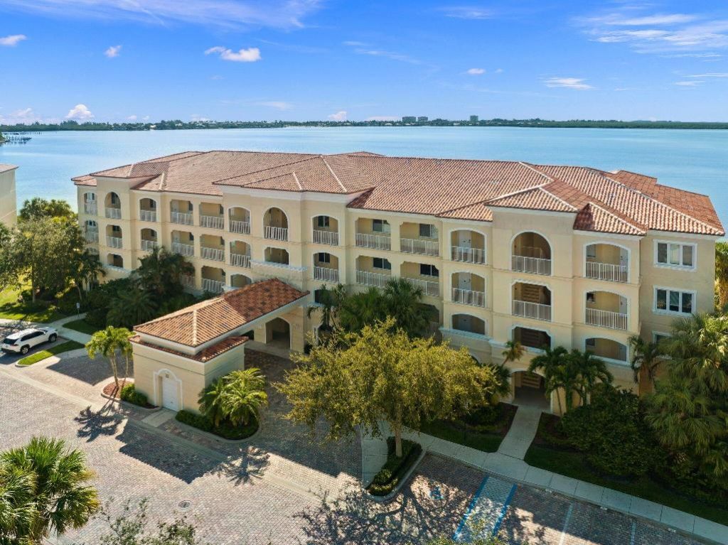 22 Harbour Isle Drive W, Unit Ph02, Hutchinson Island, FL 34949 Photo