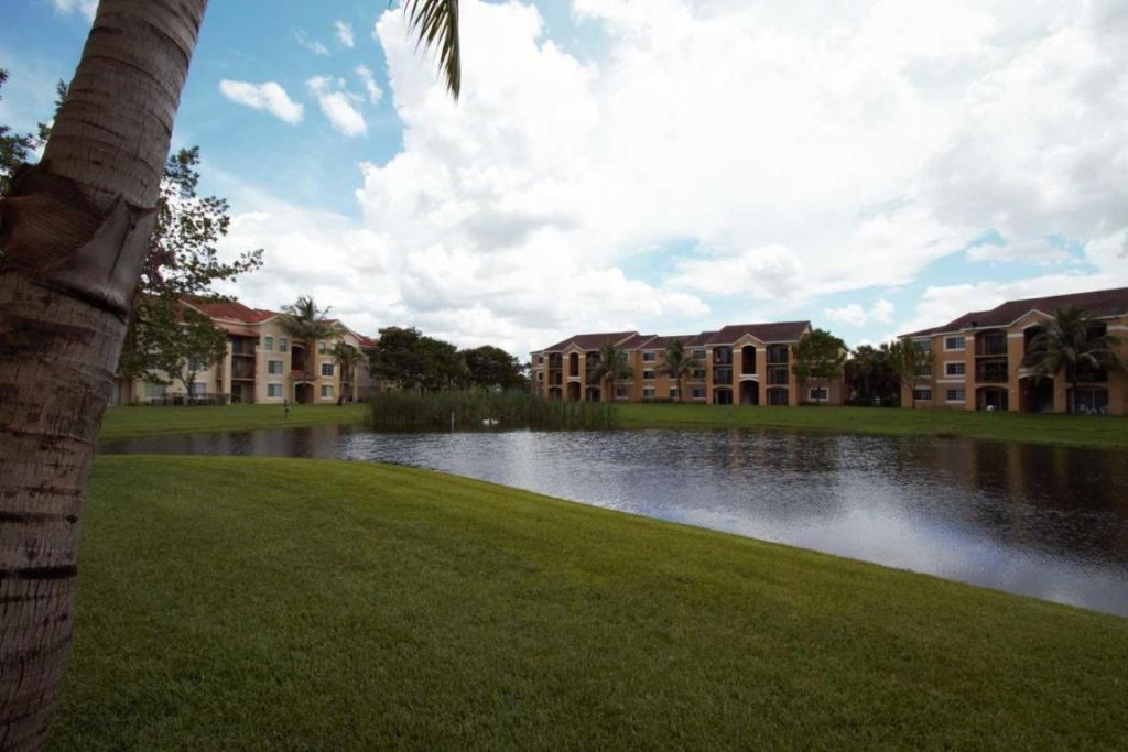 4115 San Marino Boulevard, Unit 306, West Palm Beach, FL 33409 Photo