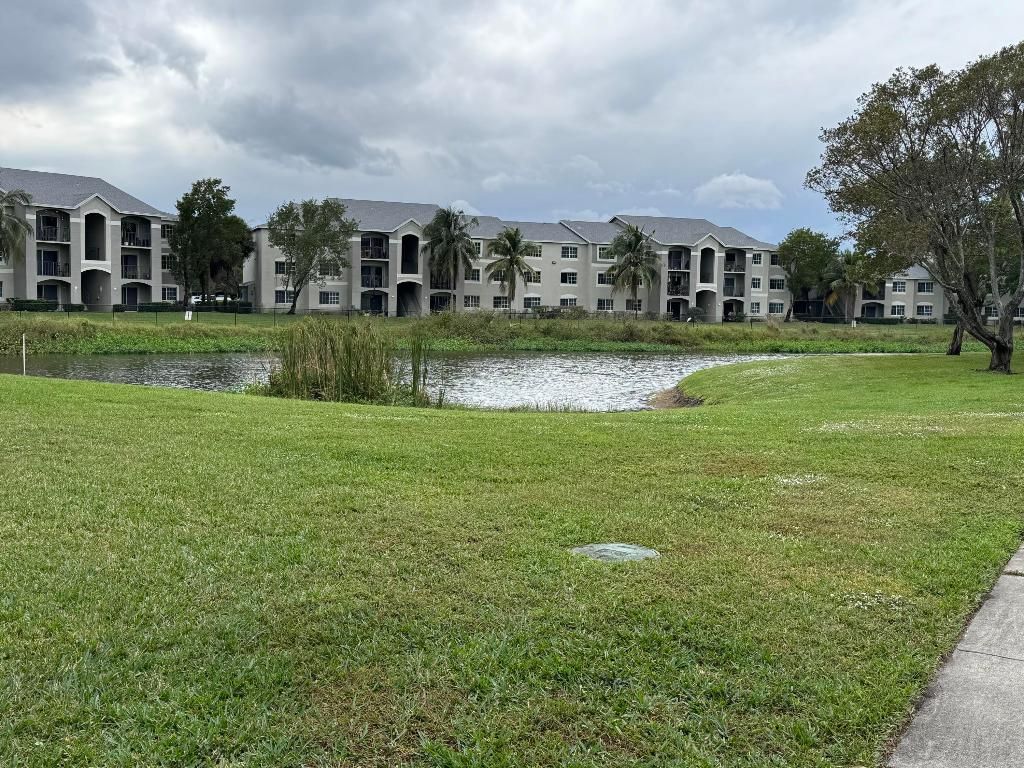 4115 San Marino Boulevard, Unit 306, West Palm Beach, FL 33409 Photo