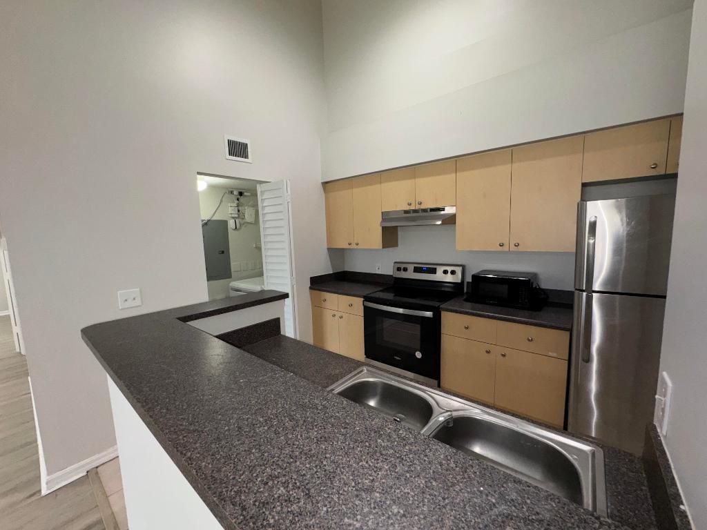 4115 San Marino Boulevard, Unit 306, West Palm Beach, FL 33409 Photo