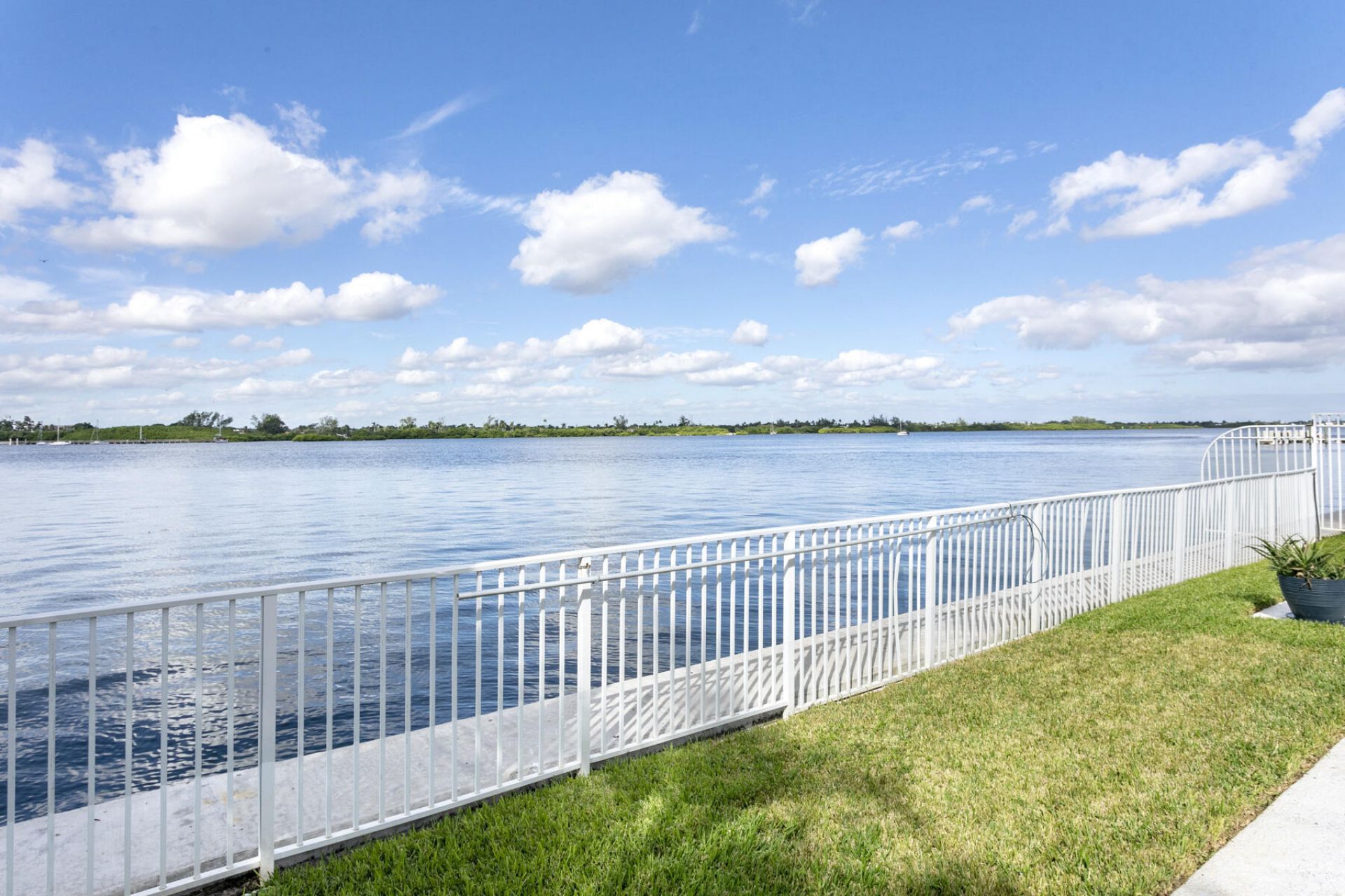 2860 S Ocean Boulevard, Unit 516, Palm Beach, FL 33480 Photo