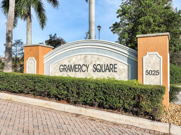 102 E Astor Circle, Delray Beach, FL 33484