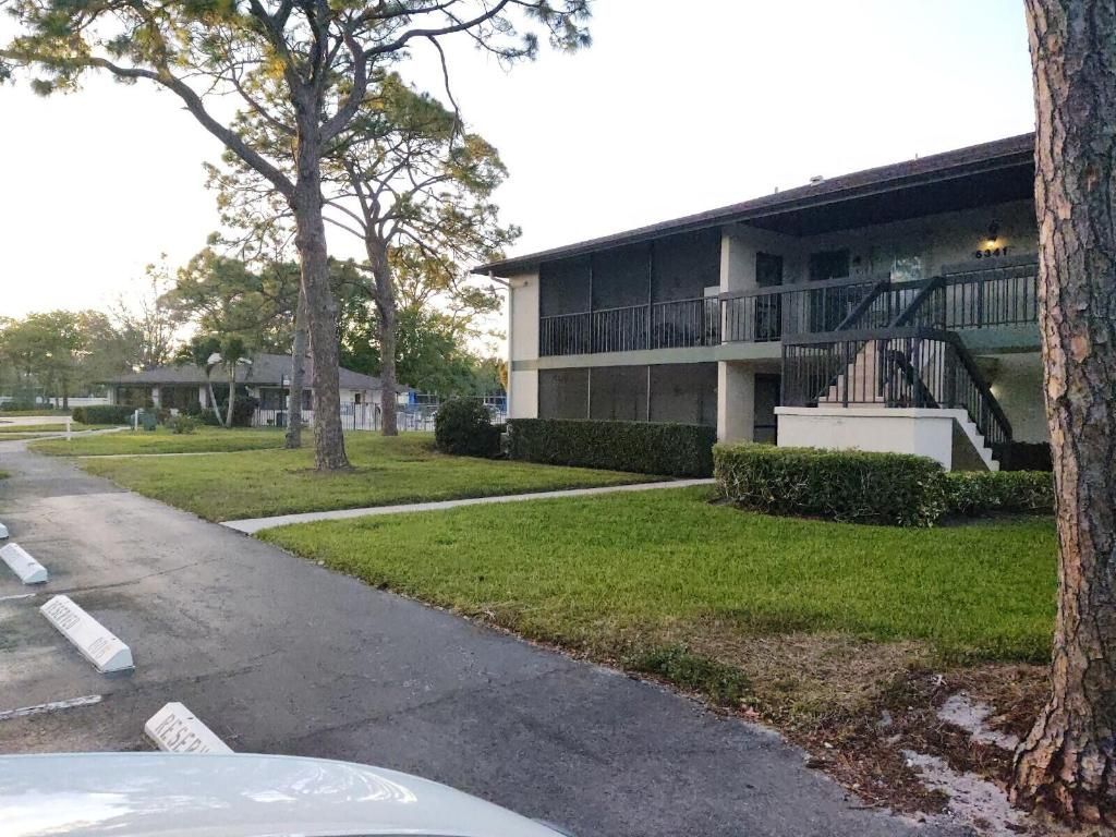 6341 Chasewood Drive, Unit B, Jupiter, FL 33458 Photo