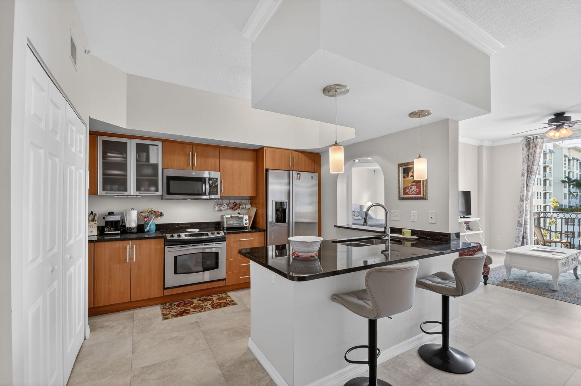 600 S Dixie Highway, Unit 827, West Palm Beach, FL 33401 Photo