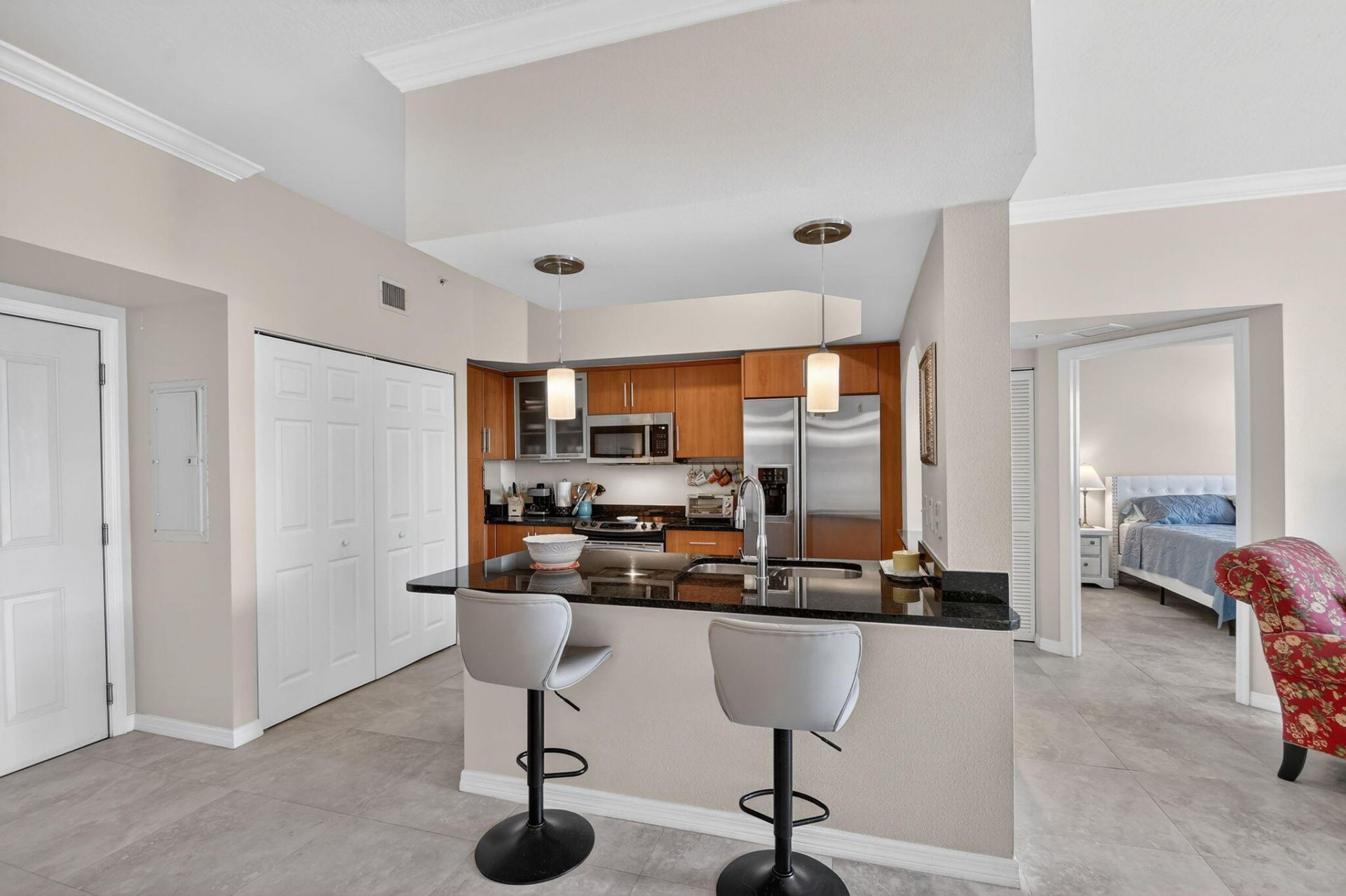 600 S Dixie Highway, Unit 827, West Palm Beach, FL 33401 Photo