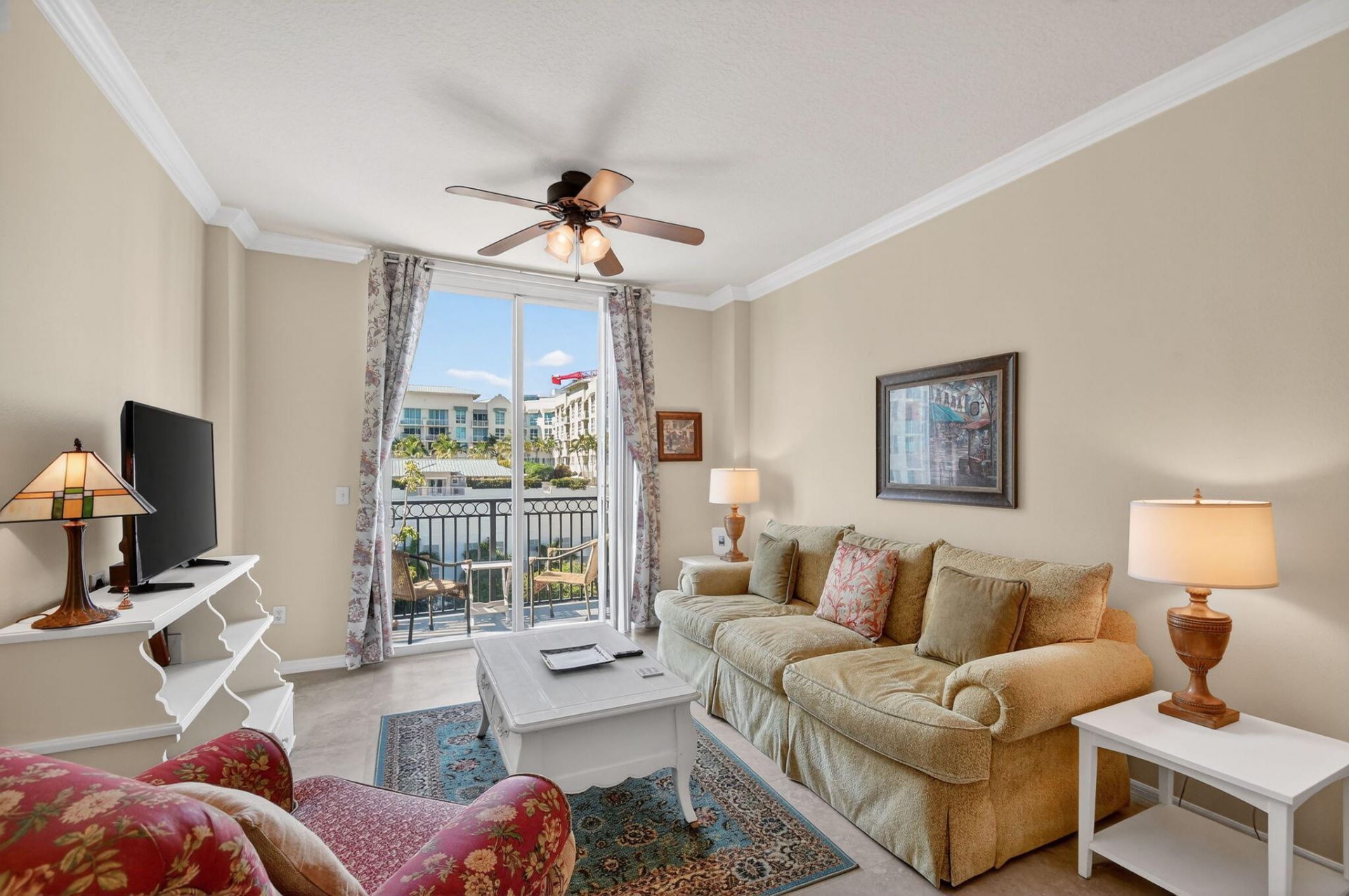 600 S Dixie Highway, Unit 827, West Palm Beach, FL 33401 Photo