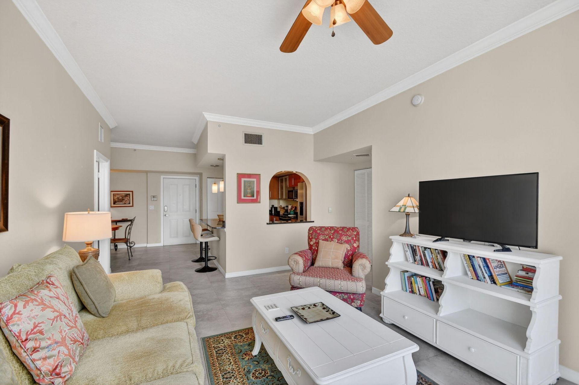 600 S Dixie Highway, Unit 827, West Palm Beach, FL 33401 Photo