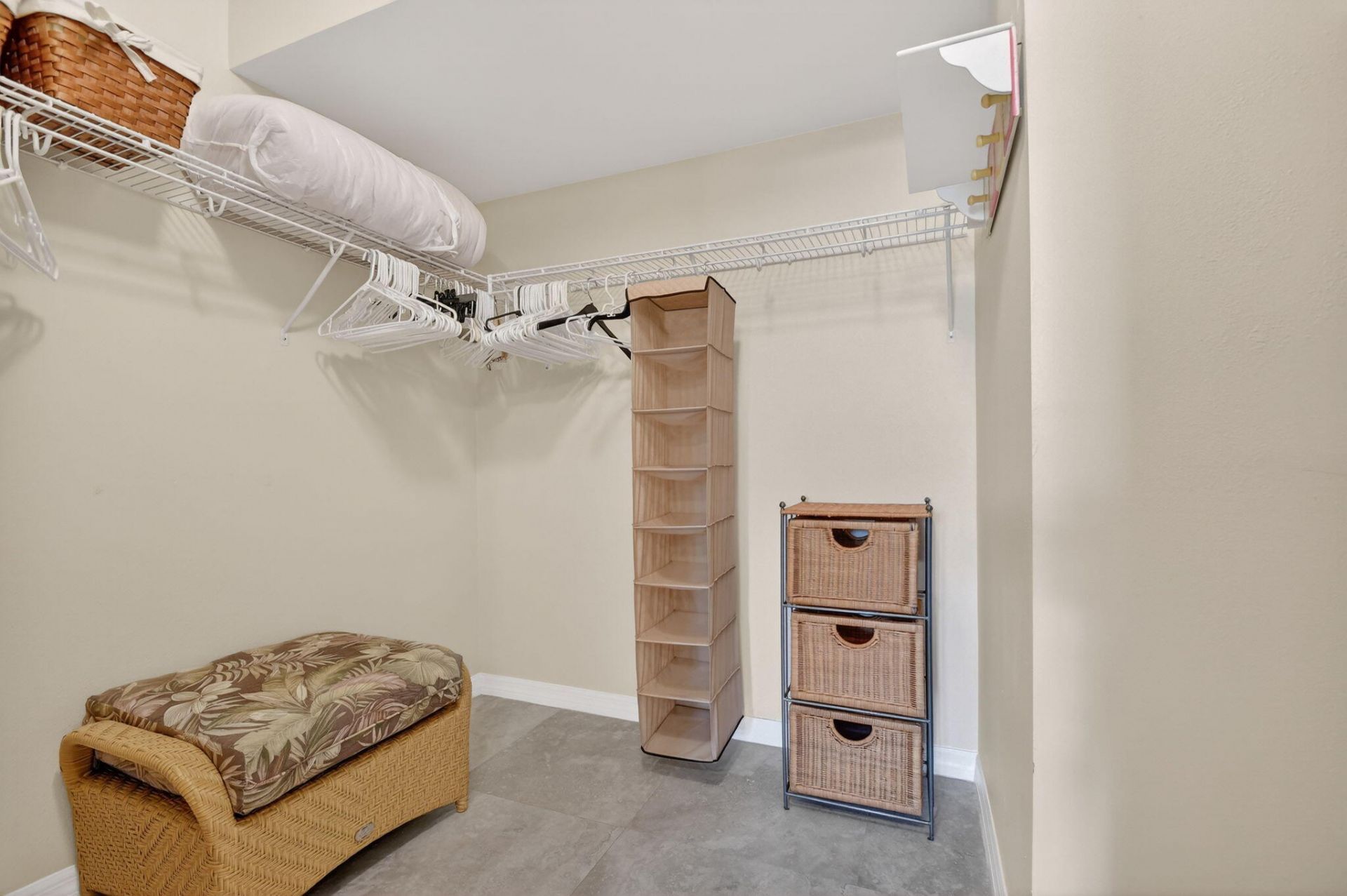 600 S Dixie Highway, Unit 827, West Palm Beach, FL 33401 Photo