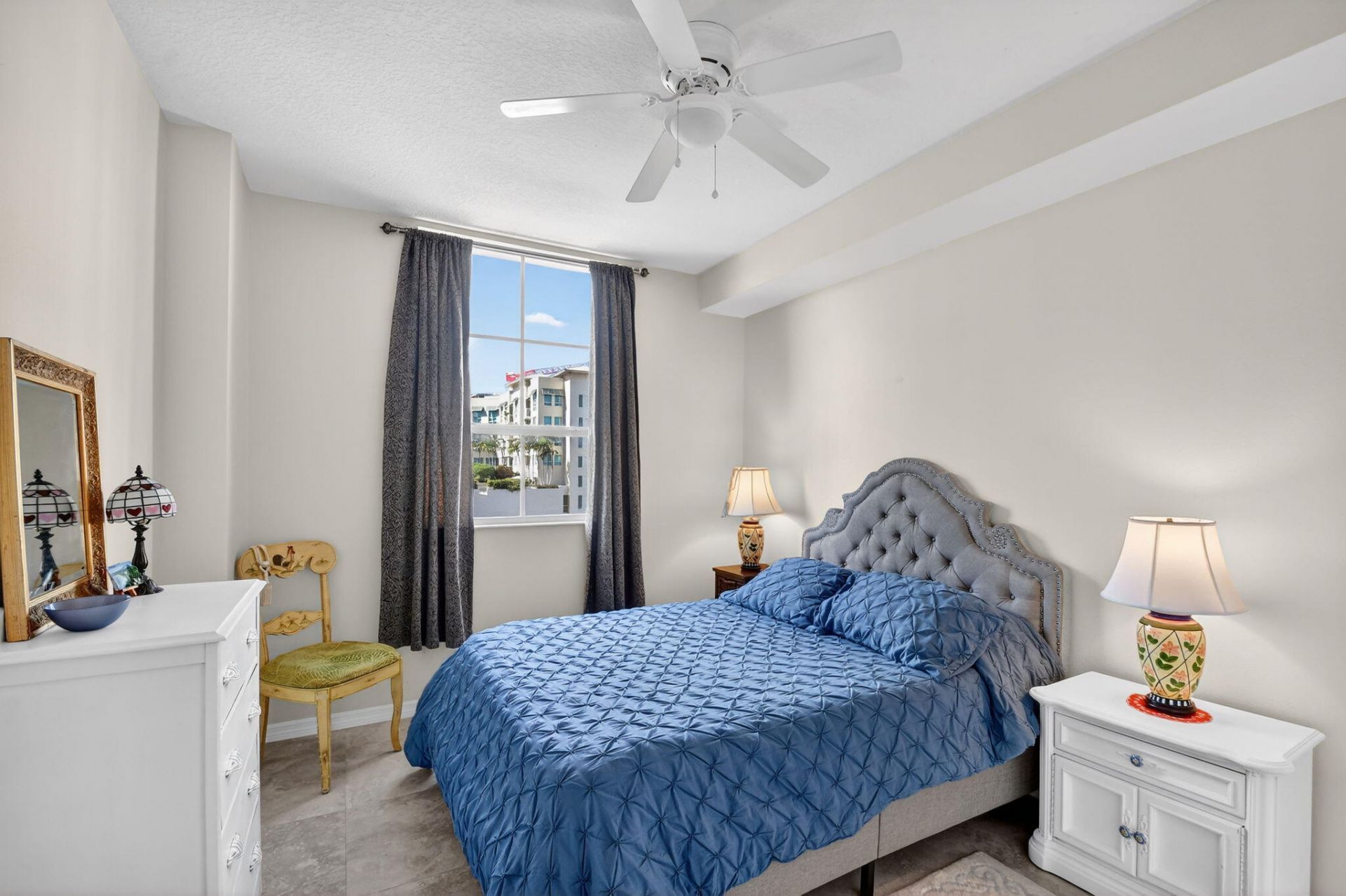 600 S Dixie Highway, Unit 827, West Palm Beach, FL 33401 Photo