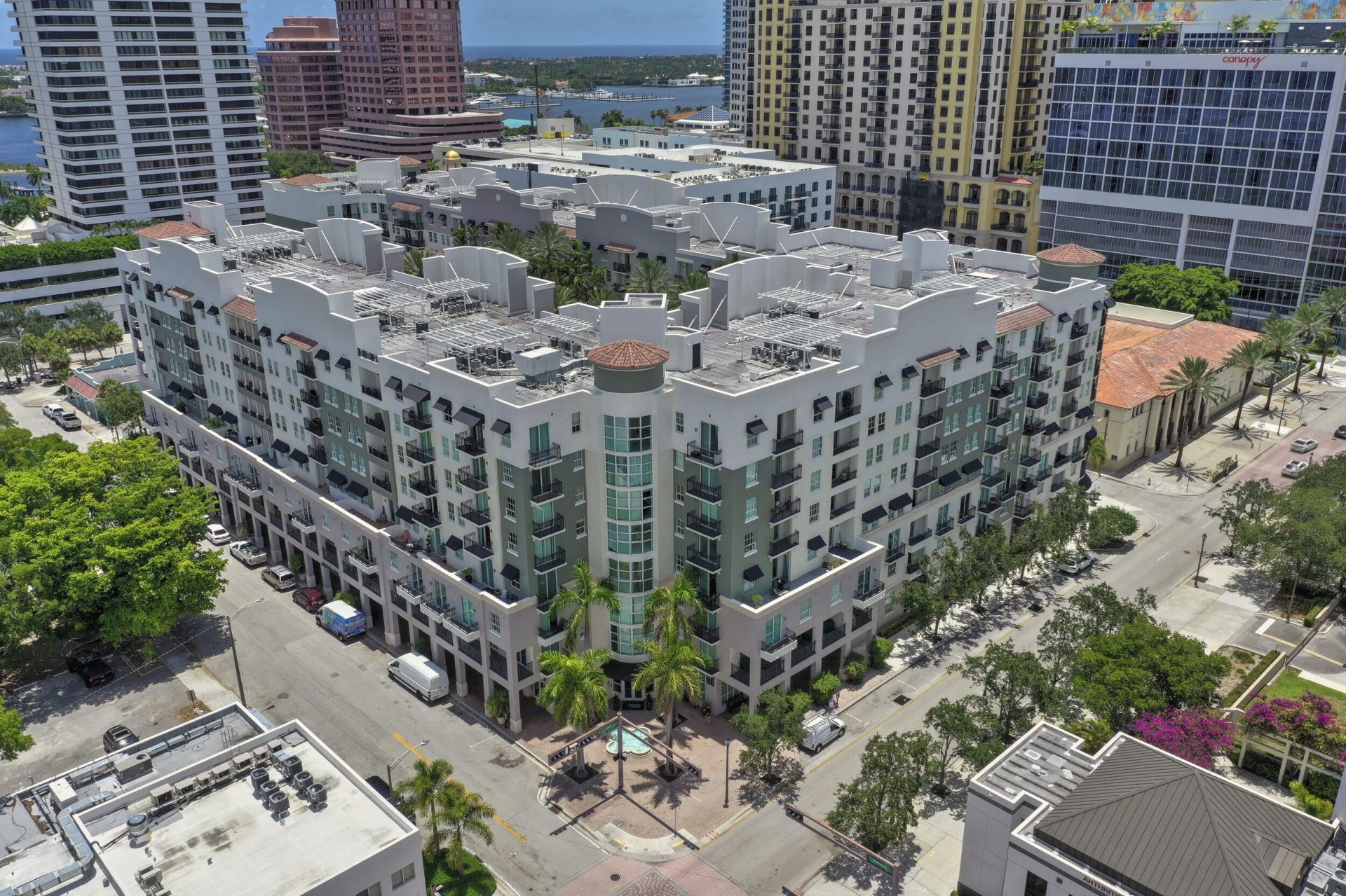 600 S Dixie Highway, Unit 827, West Palm Beach, FL 33401 Photo