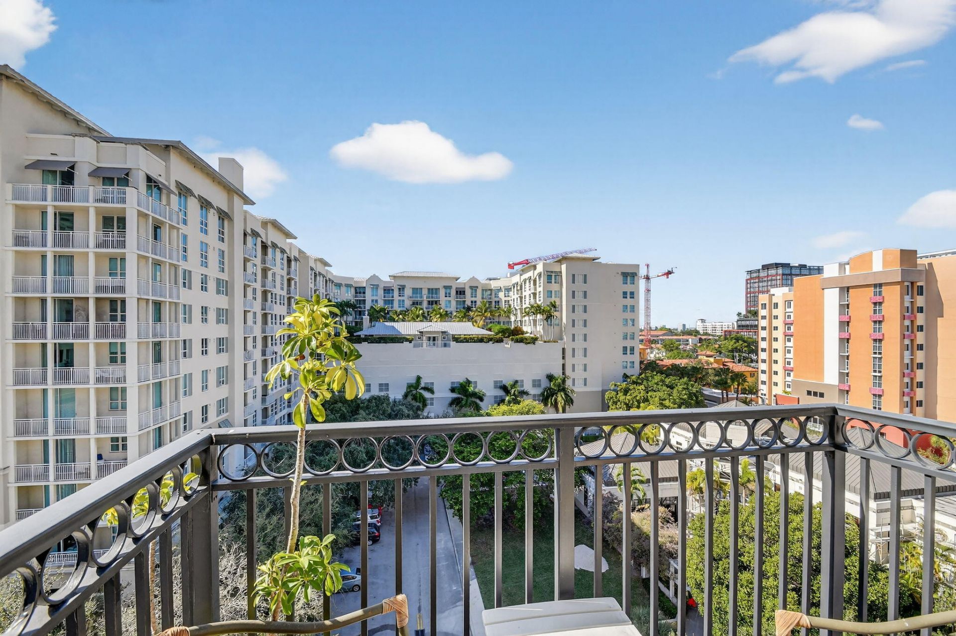 600 S Dixie Highway, Unit 827, West Palm Beach, FL 33401 Photo