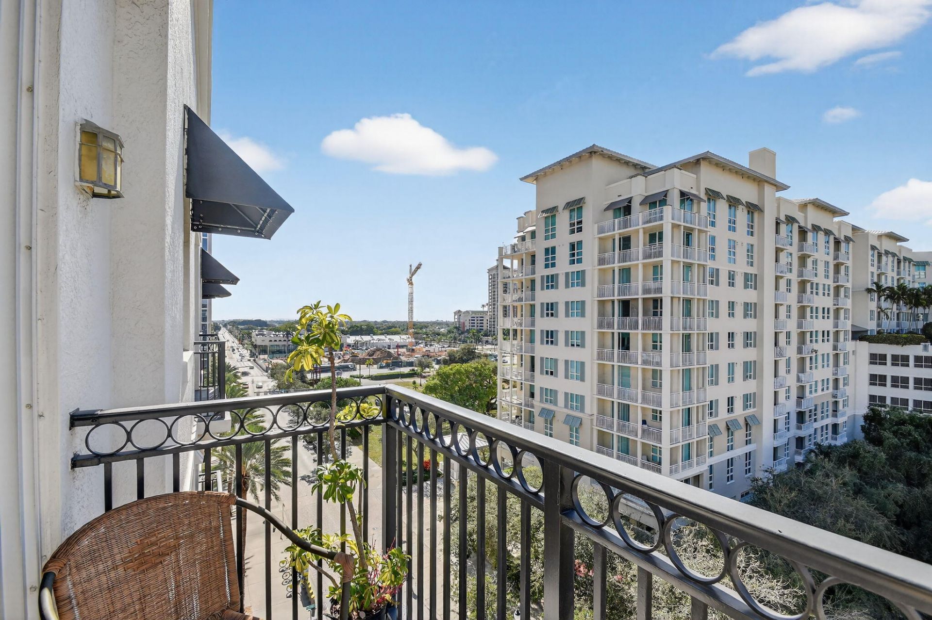 600 S Dixie Highway, Unit 827, West Palm Beach, FL 33401 Photo