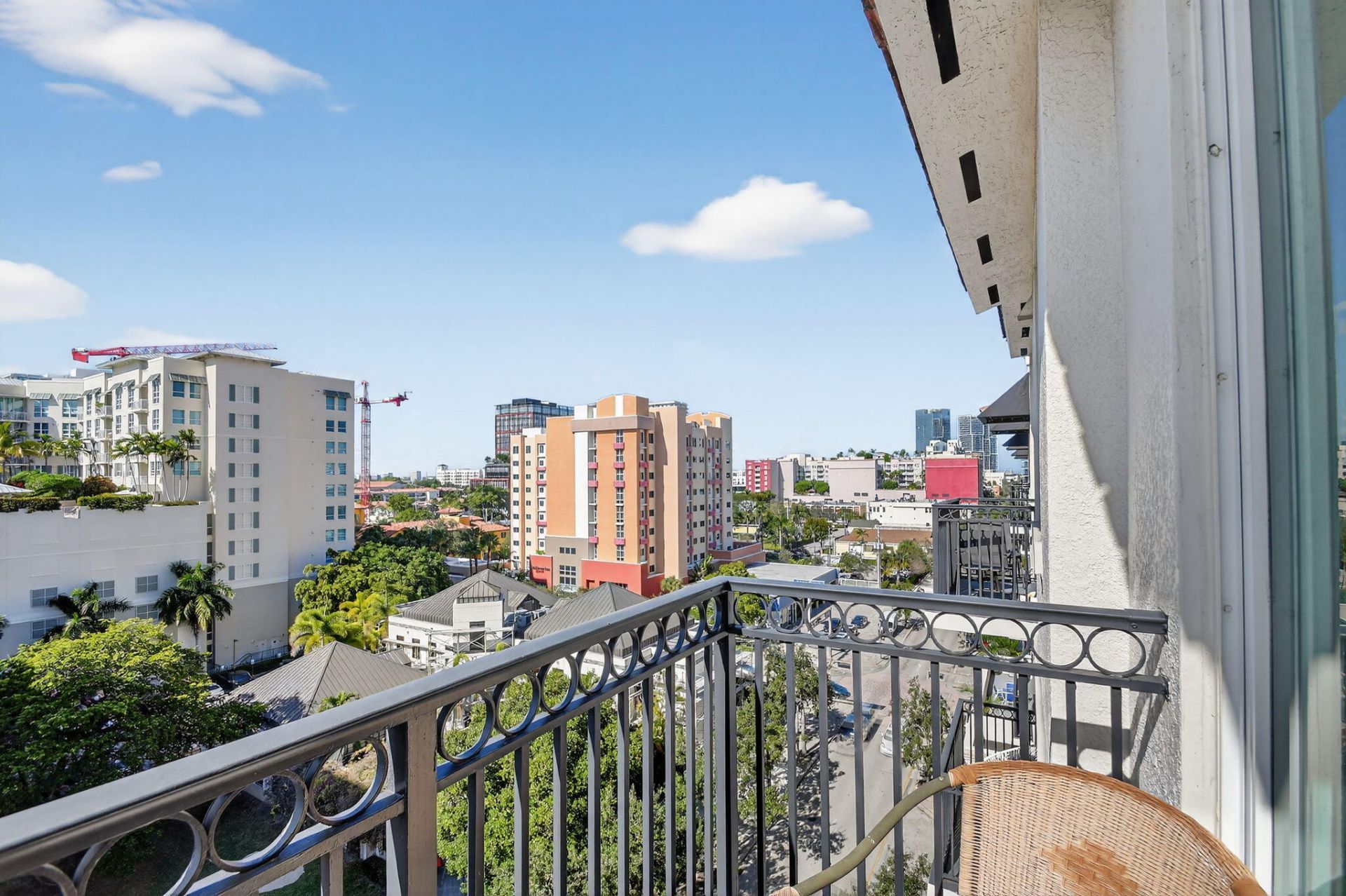 600 S Dixie Highway, Unit 827, West Palm Beach, FL 33401 Photo