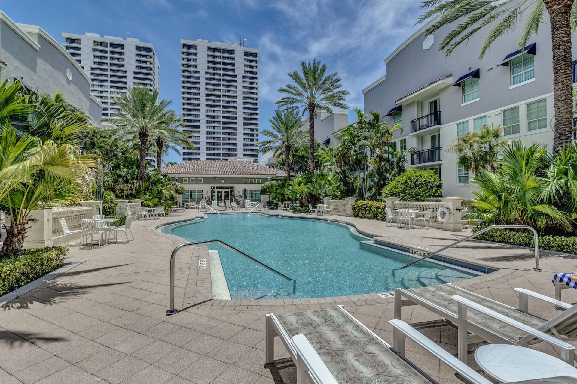 600 S Dixie Highway, Unit 827, West Palm Beach, FL 33401 Photo