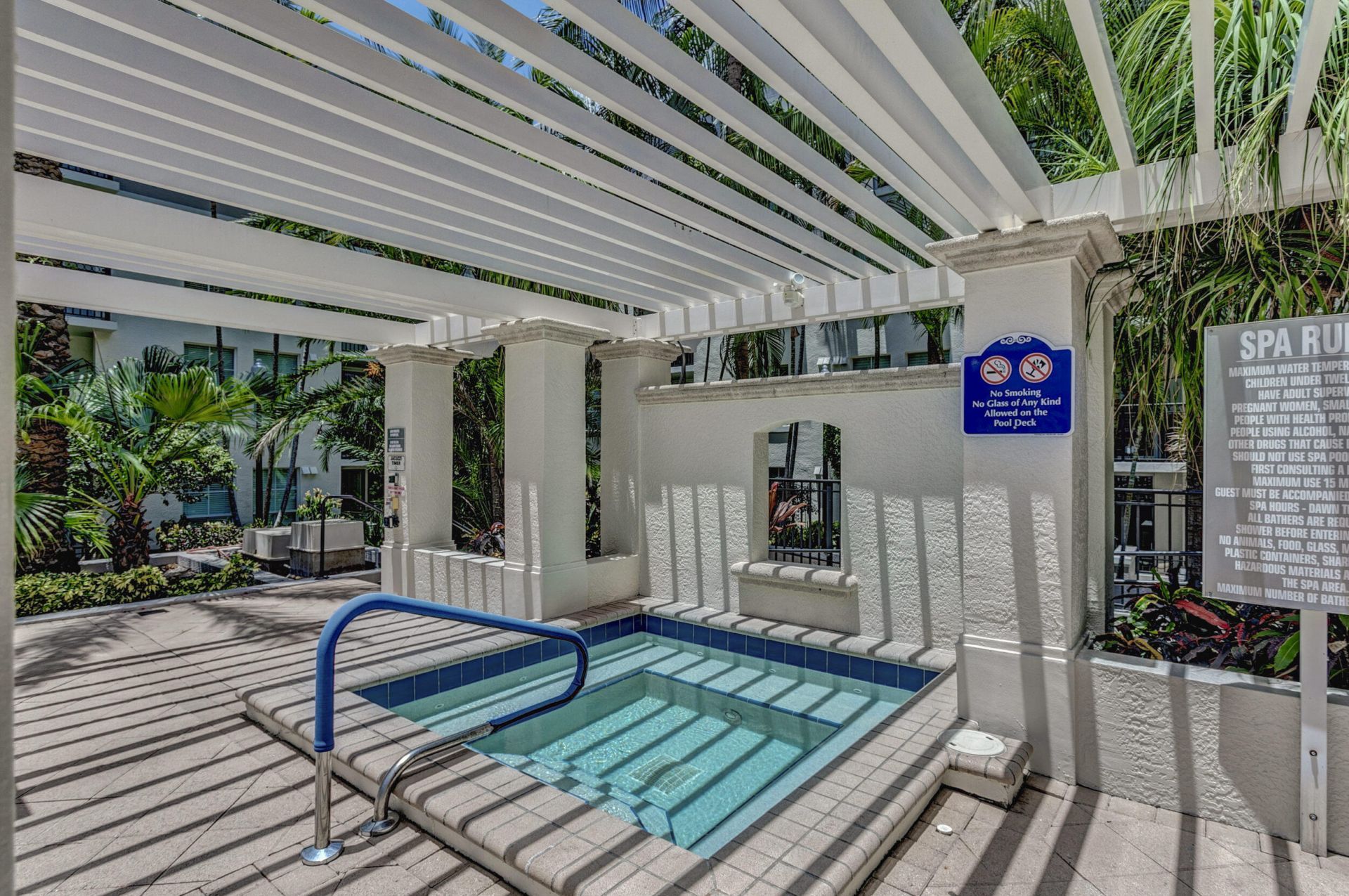 600 S Dixie Highway, Unit 827, West Palm Beach, FL 33401 Photo