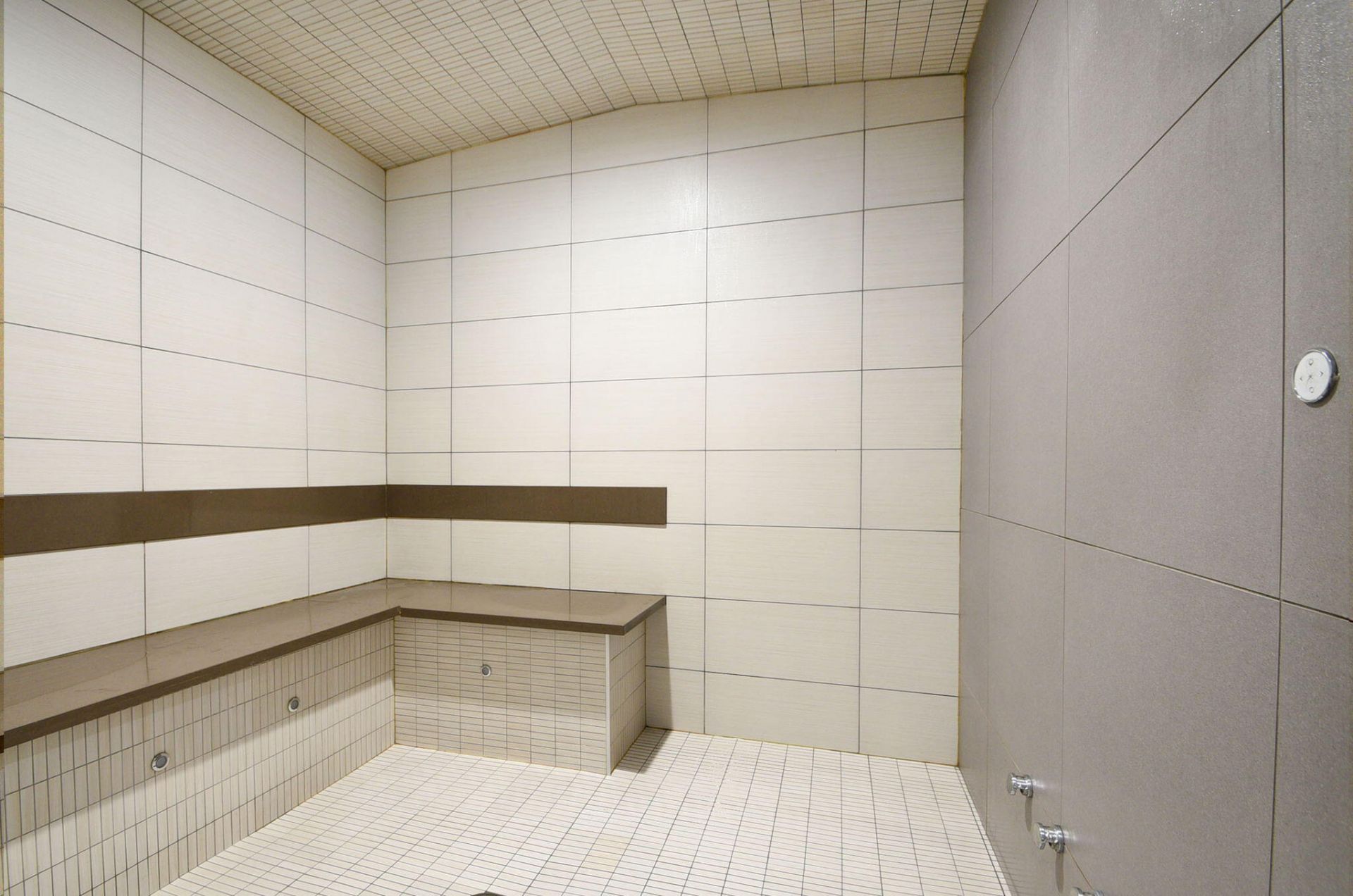 600 S Dixie Highway, Unit 827, West Palm Beach, FL 33401 Photo