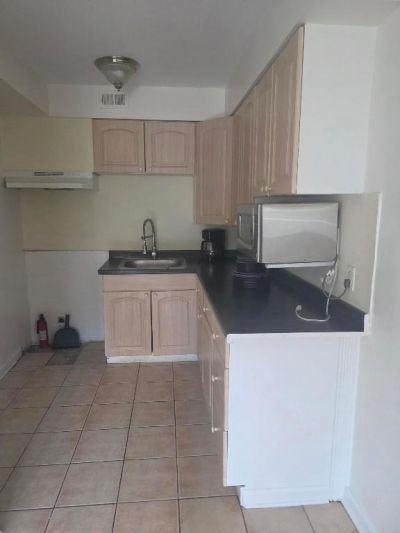 201 S Lakeside Drive, Unit 9, Lake Worth Beach, FL 33460 Photo