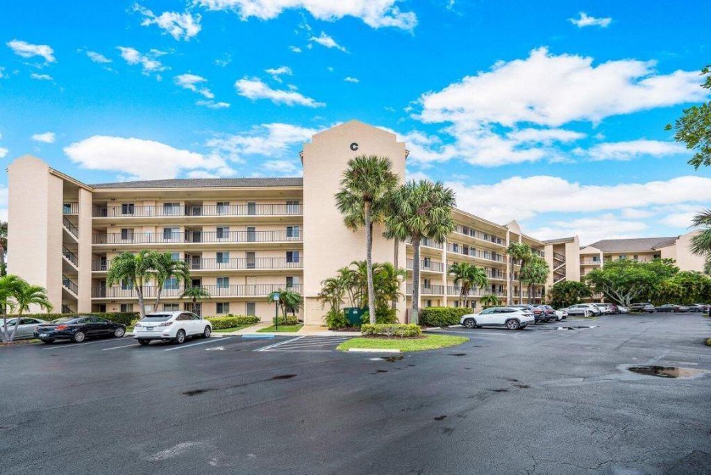 275 Palm Avenue, Unit C206, Jupiter, FL 33477 Photo