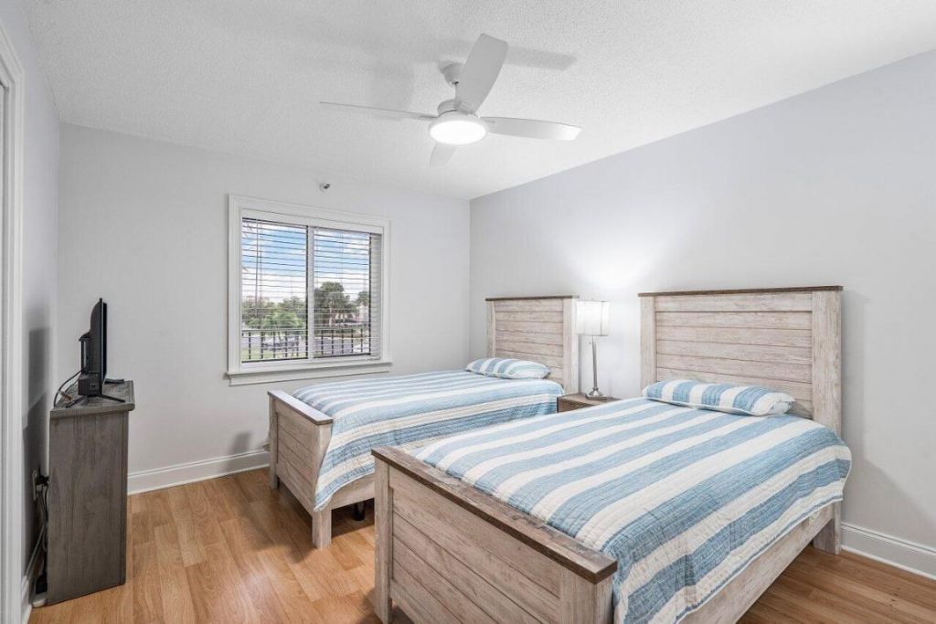 275 Palm Avenue, Unit C206, Jupiter, FL 33477 Photo