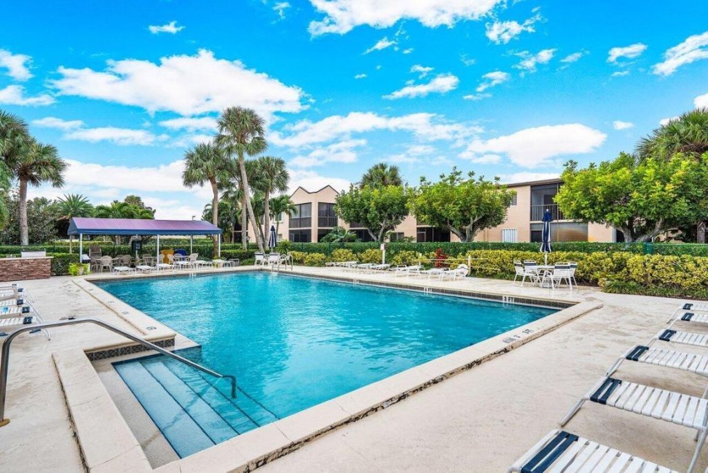 275 Palm Avenue, Unit C206, Jupiter, FL 33477 Photo