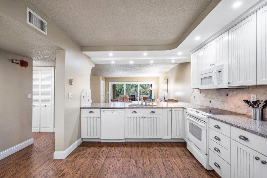 275 Palm Avenue, Unit C206, Jupiter, FL 33477 Photo