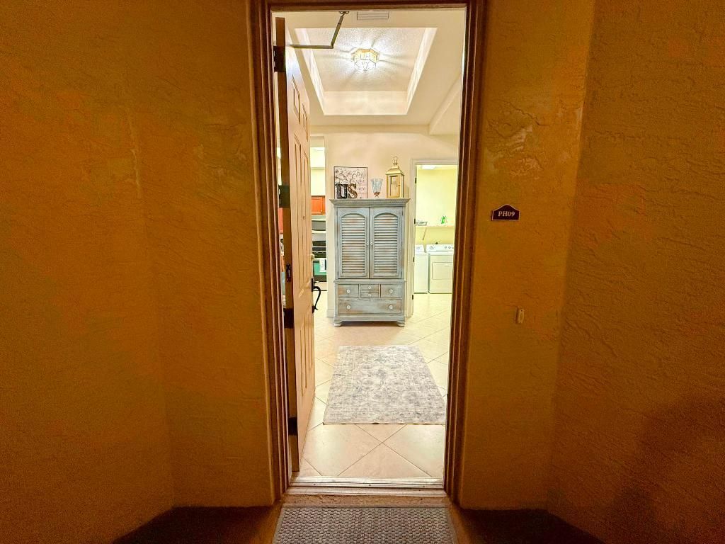 20 Orange Avenue, Unit 9, Fort Pierce, FL 34950 Photo