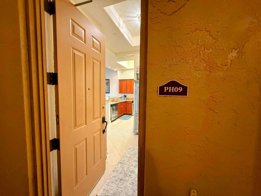 20 Orange Avenue, Unit 9, Fort Pierce, FL 34950 Photo