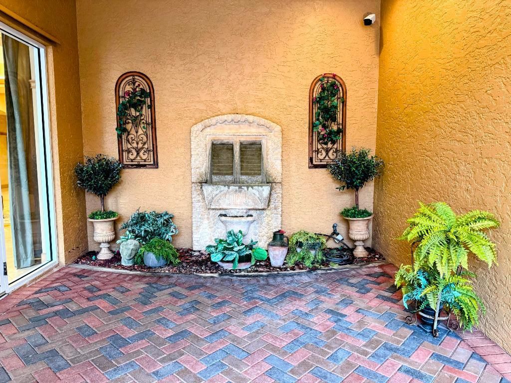 20 Orange Avenue, Unit 9, Fort Pierce, FL 34950 Photo