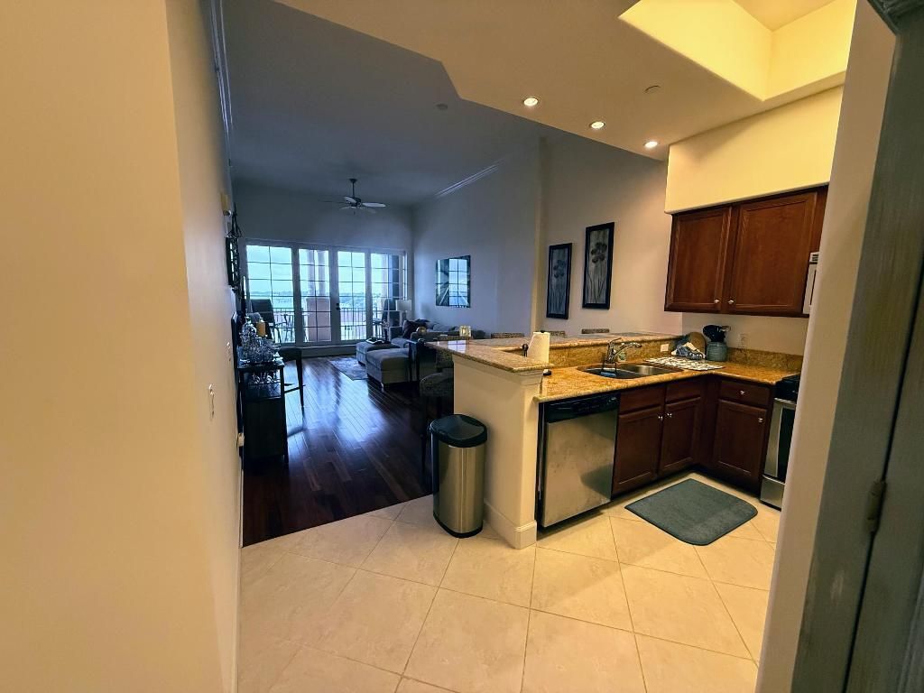 20 Orange Avenue, Unit 9, Fort Pierce, FL 34950 Photo